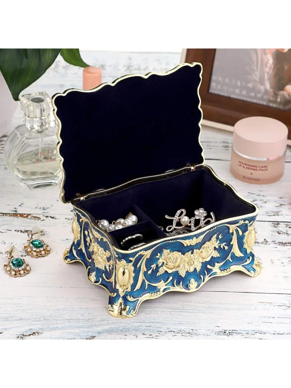 Vintage Metal Jewelry Organizer for Women 4.9